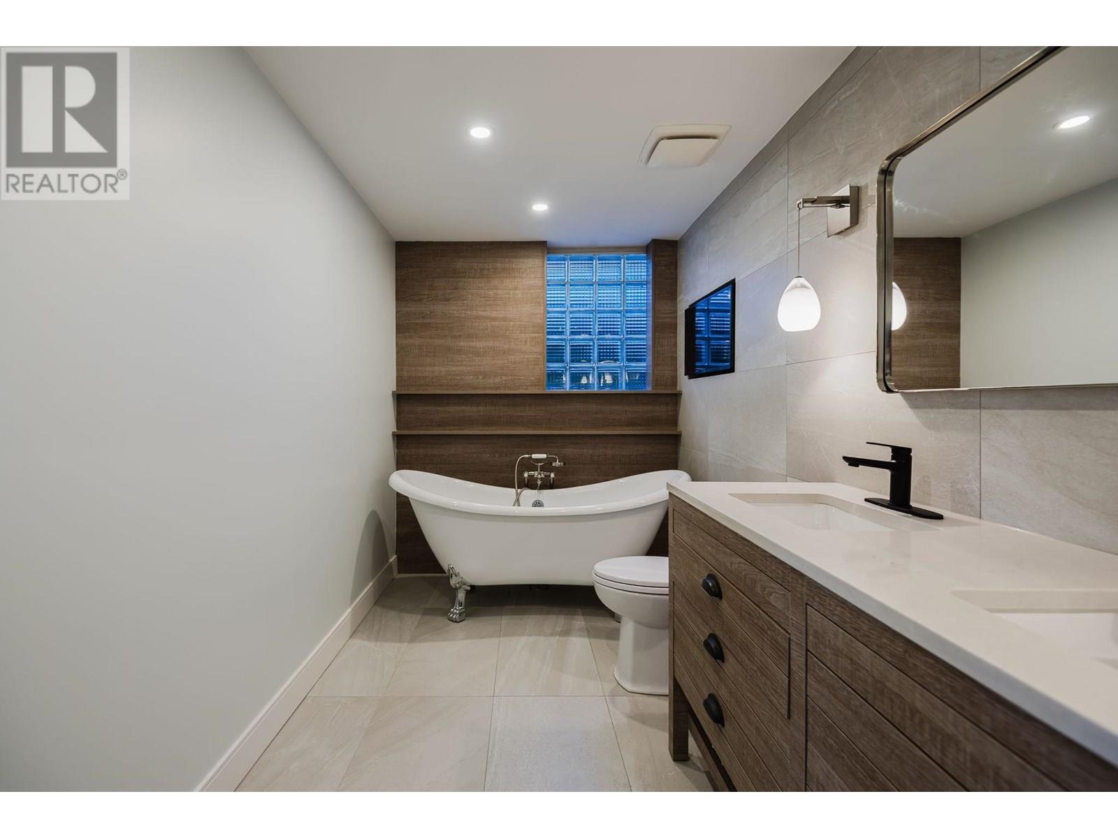 PH7 1688 ROBSON STREET, Vancouver real estate listing R3006407