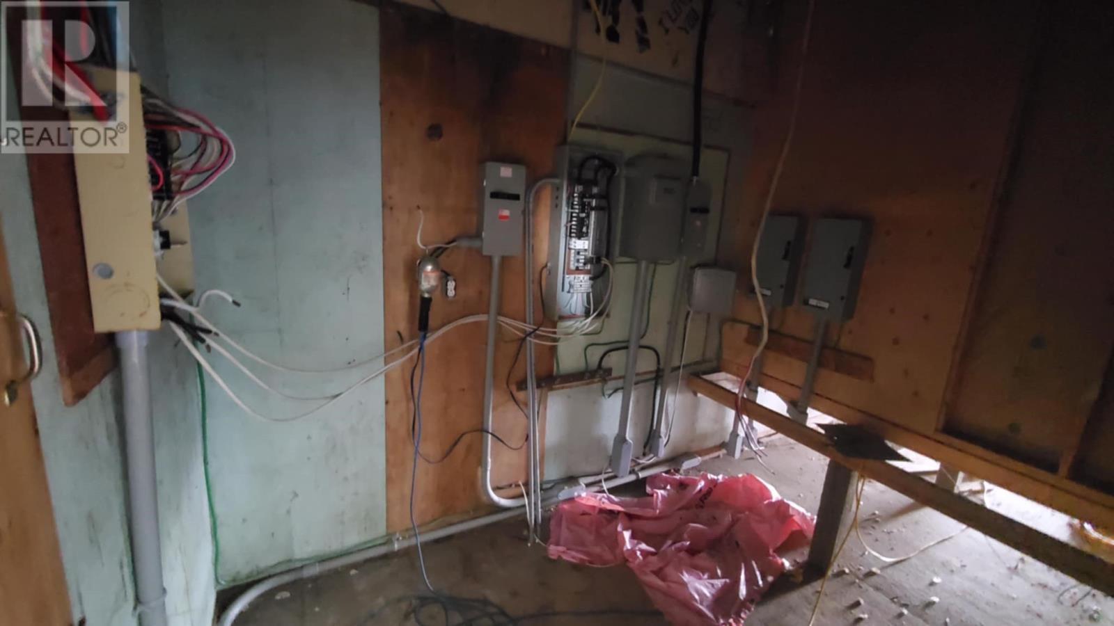 239-245 EAST STREET - 33