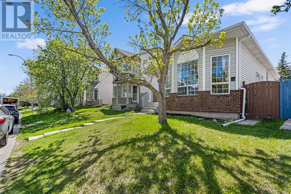 208 Harvest Gold Circle NE, Calgary, Alberta