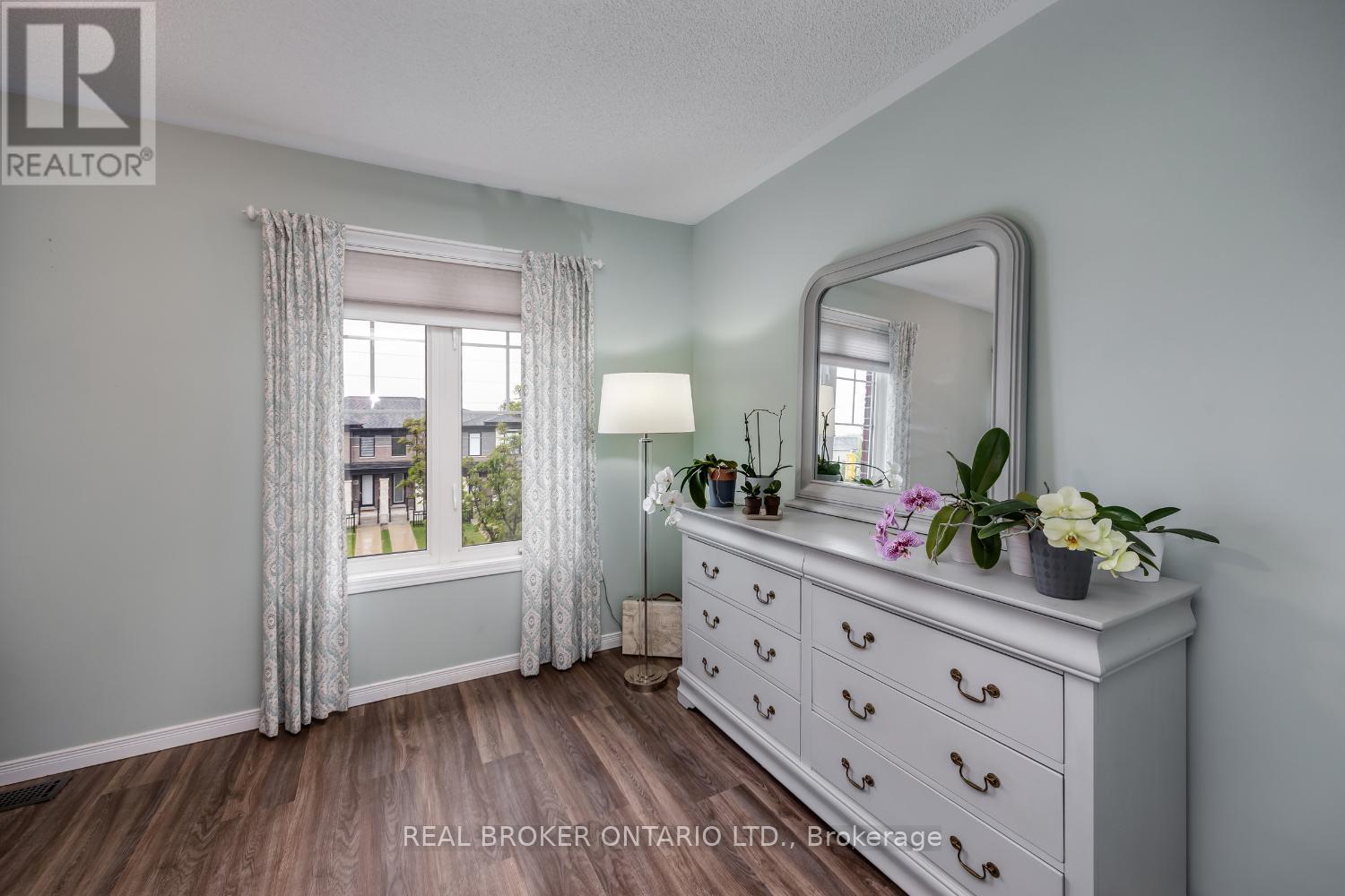 Photo 18 of 9 571 Longworth Avenue, Clarington ON