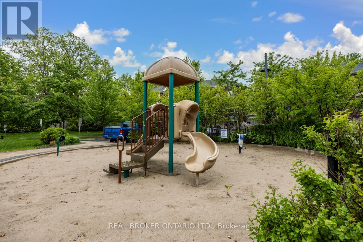 Photo 26 of 9 571 Longworth Avenue, Clarington ON