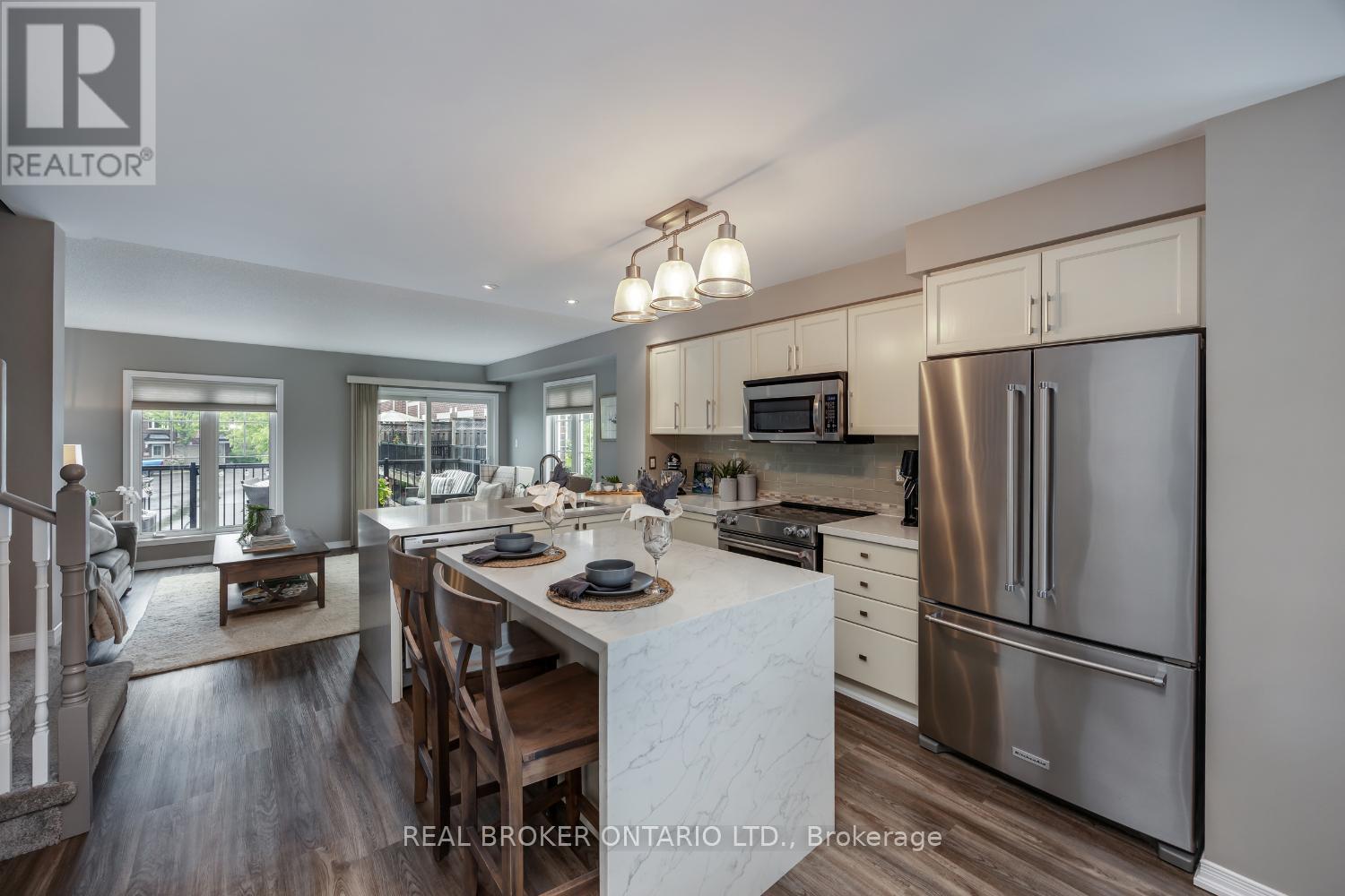 Photo 3 of 9 571 Longworth Avenue, Clarington ON