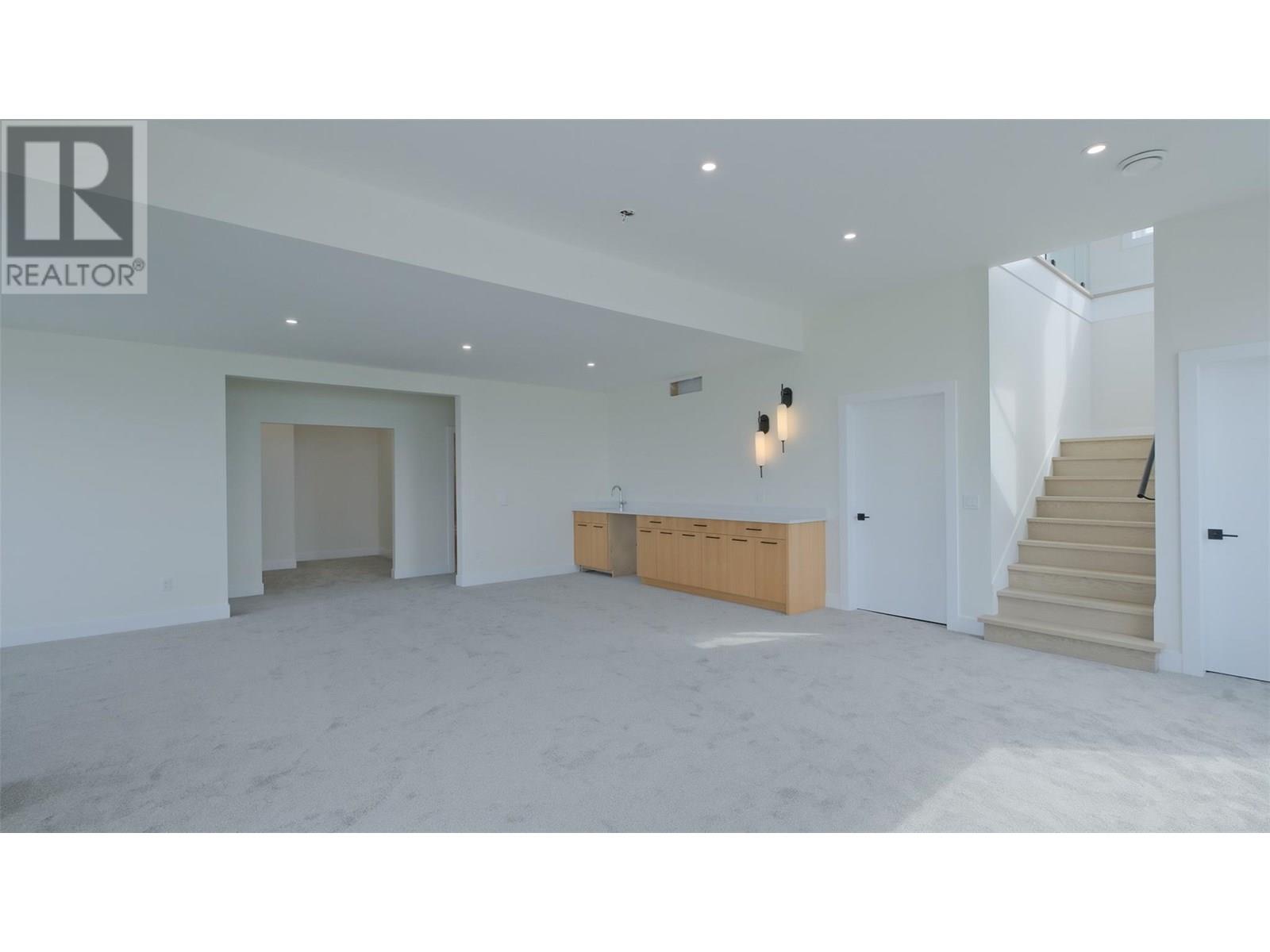  402 Trestle Ridge Drive, Kelowna