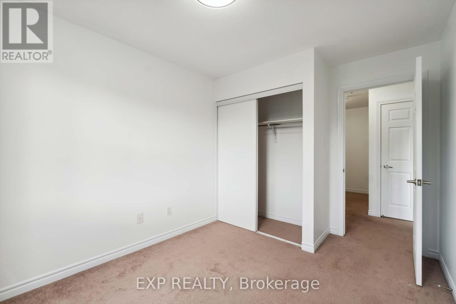 https://ddfcdn.realtor.ca/listing/TS638853284757130000/reb76/highres/3/x12215813_12.jpg