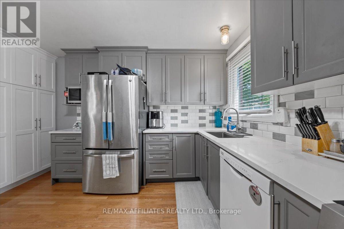 Photo 16 of 300 Sylvie Terrace, Ottawa ON