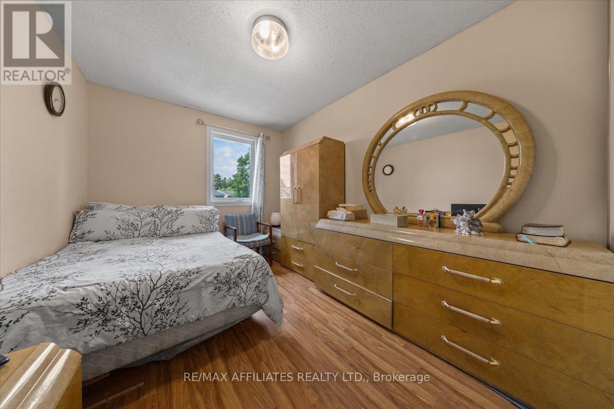 Photo 18 of 300 Sylvie Terrace, Ottawa ON