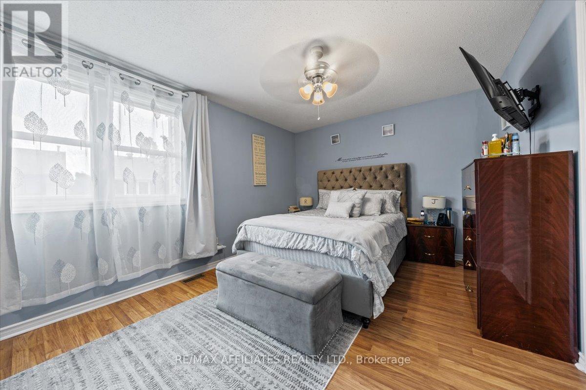 Photo 23 of 300 Sylvie Terrace, Ottawa ON