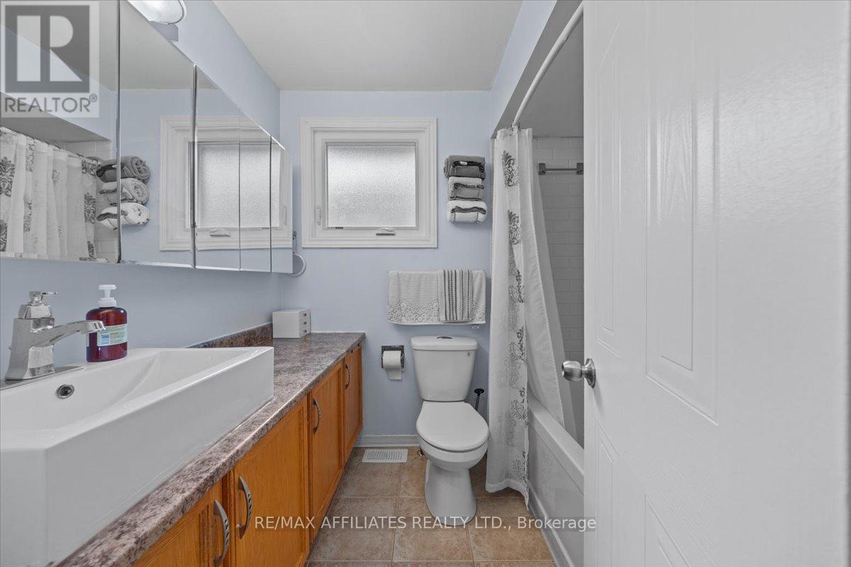 Photo 25 of 300 Sylvie Terrace, Ottawa ON