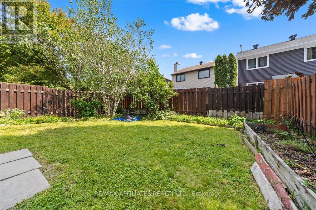 Photo 30 of 300 Sylvie Terrace, Ottawa ON