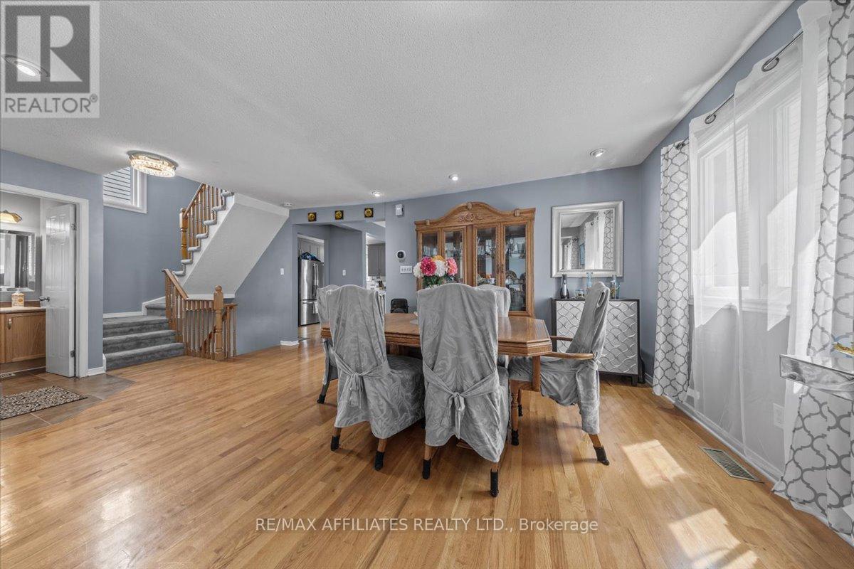 Photo 9 of 300 Sylvie Terrace, Ottawa ON