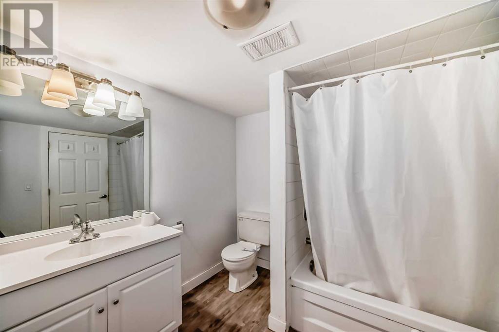 Single Family House Bungalow for Sale in   Avenue NW Capitol Hill Calgary 