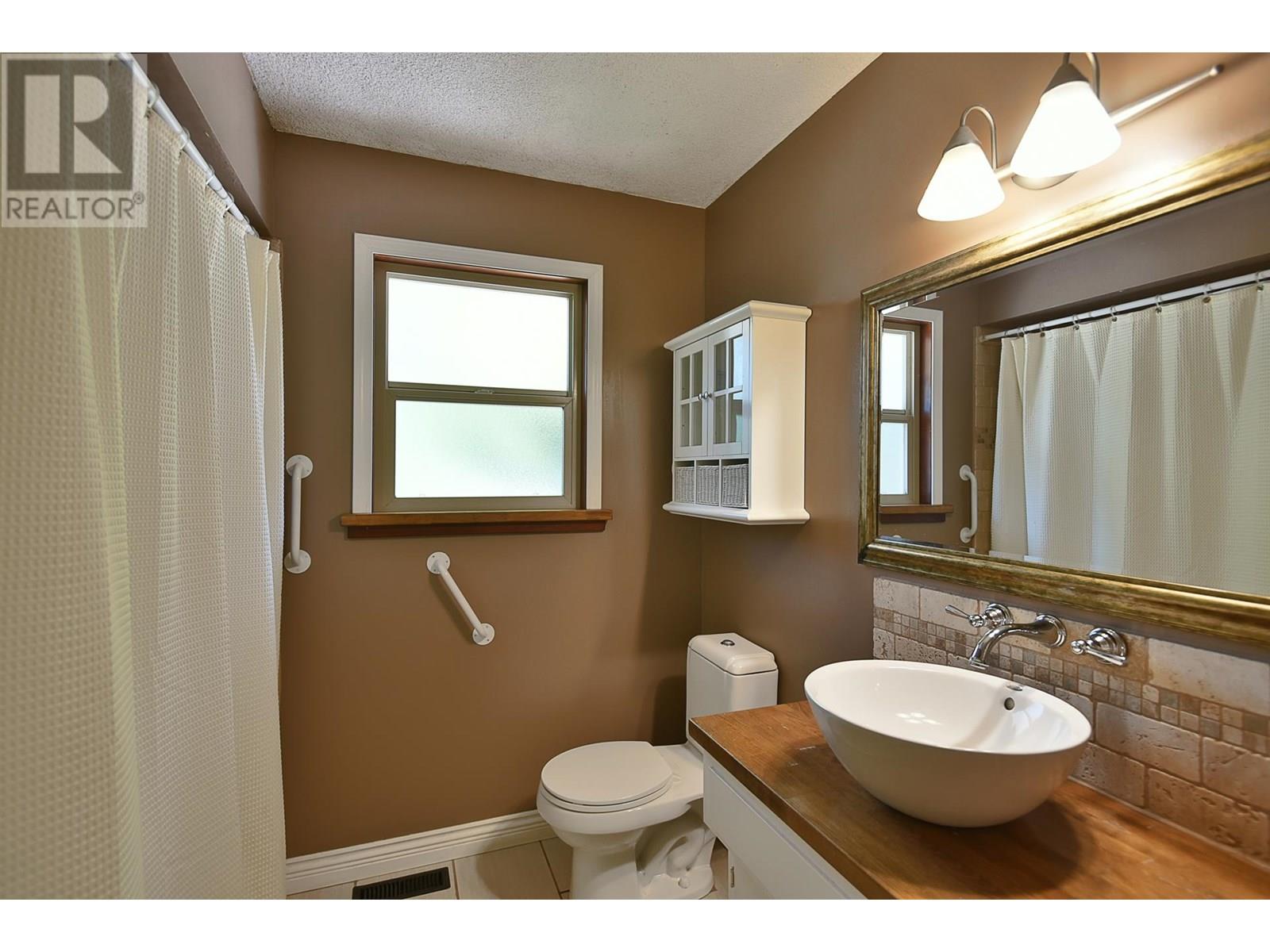 5345 SELMA PARK ROAD, Sechelt