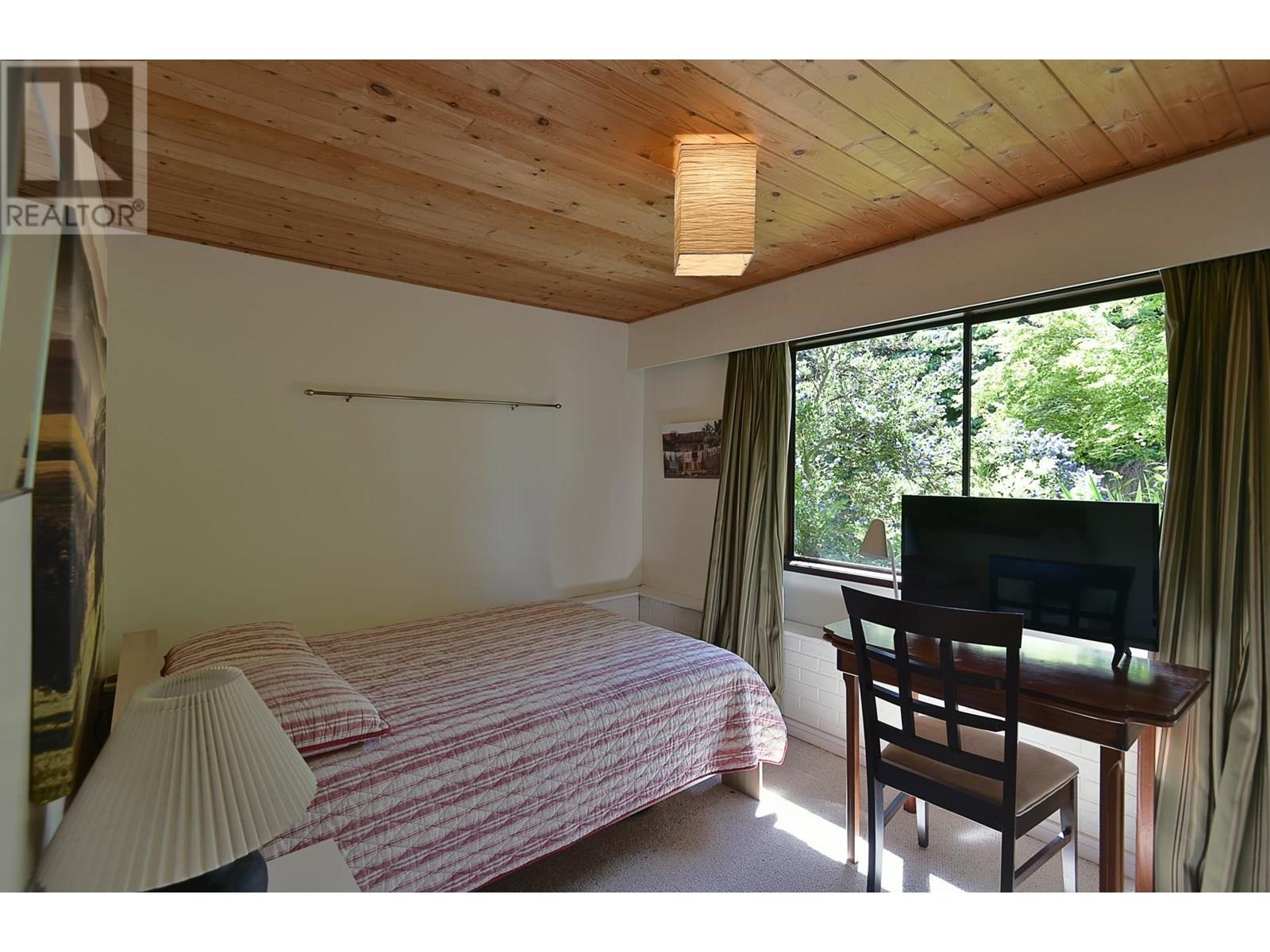 5345 SELMA PARK ROAD, Sechelt