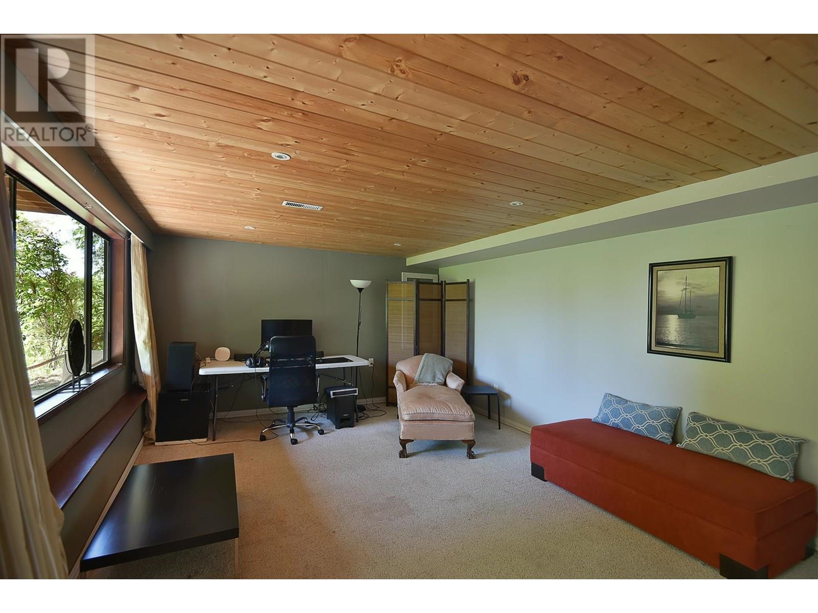 5345 SELMA PARK ROAD, Sechelt