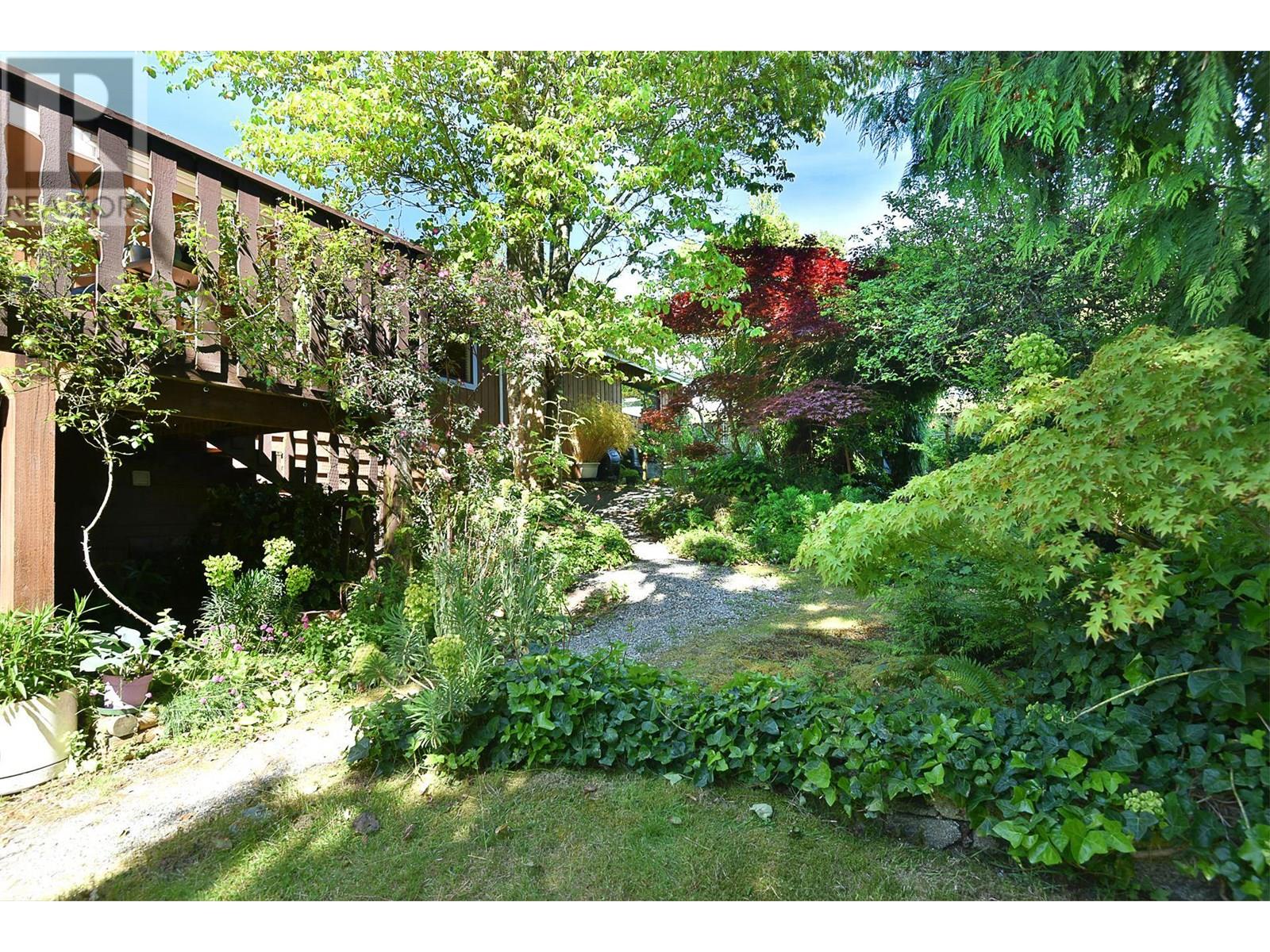 5345 SELMA PARK ROAD, Sechelt
