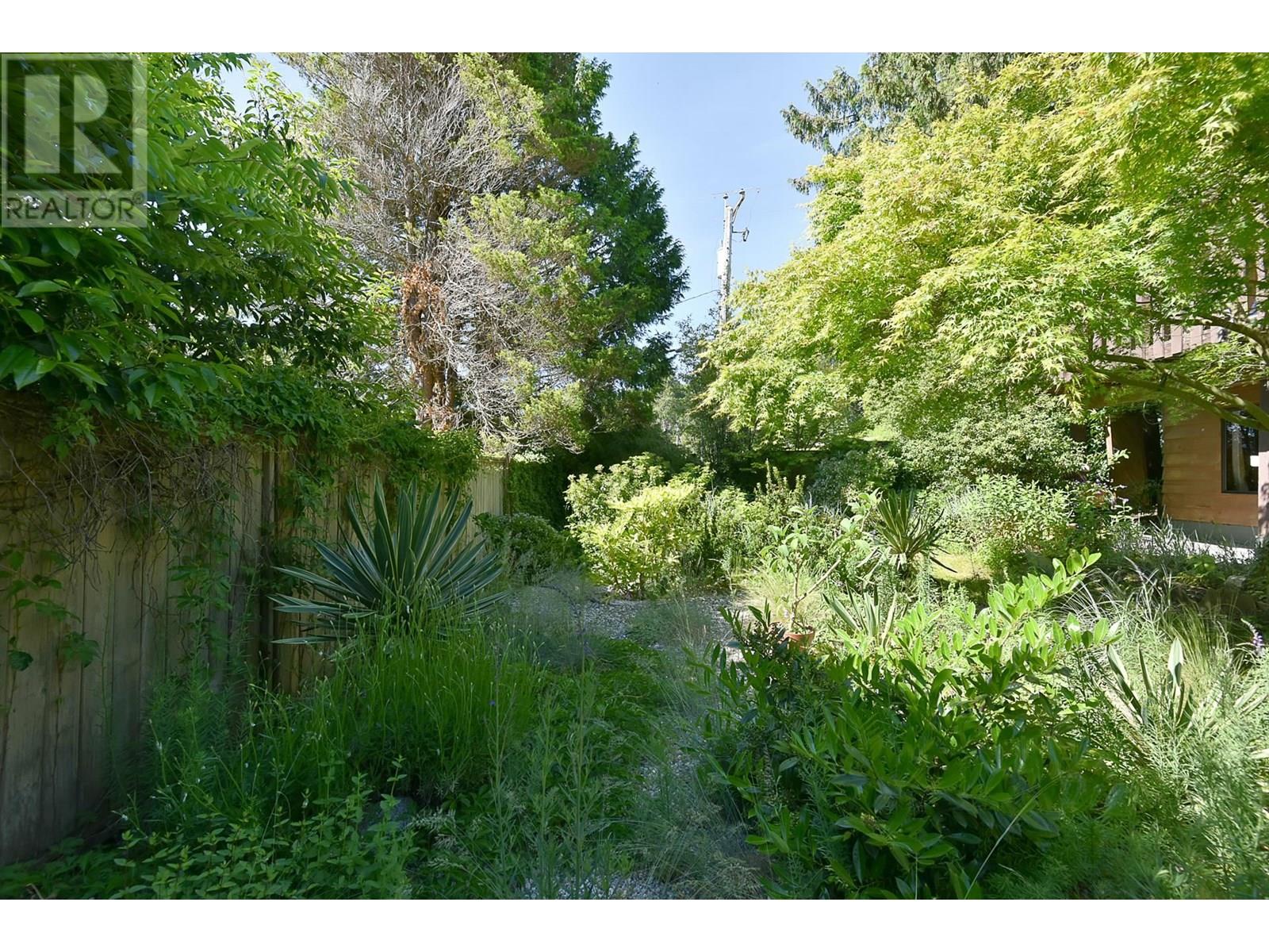5345 SELMA PARK ROAD, Sechelt