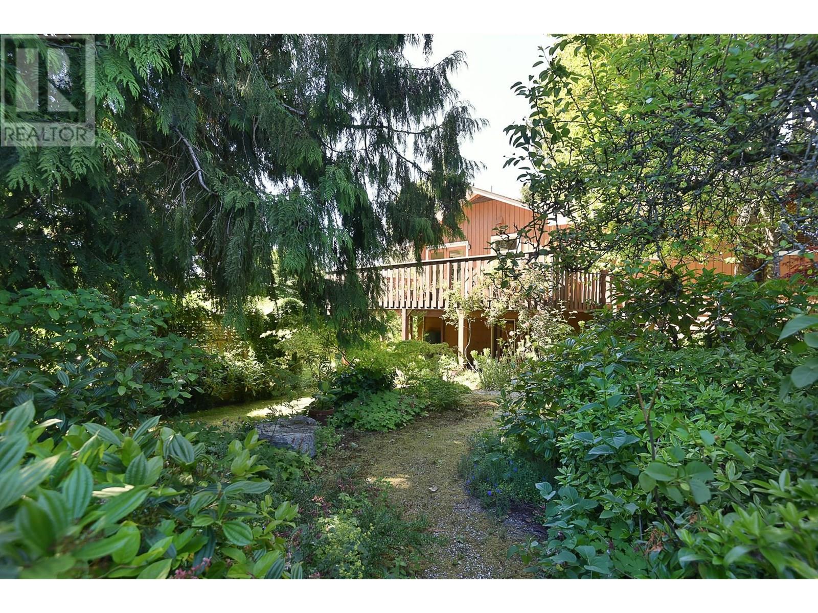 5345 SELMA PARK ROAD, Sechelt