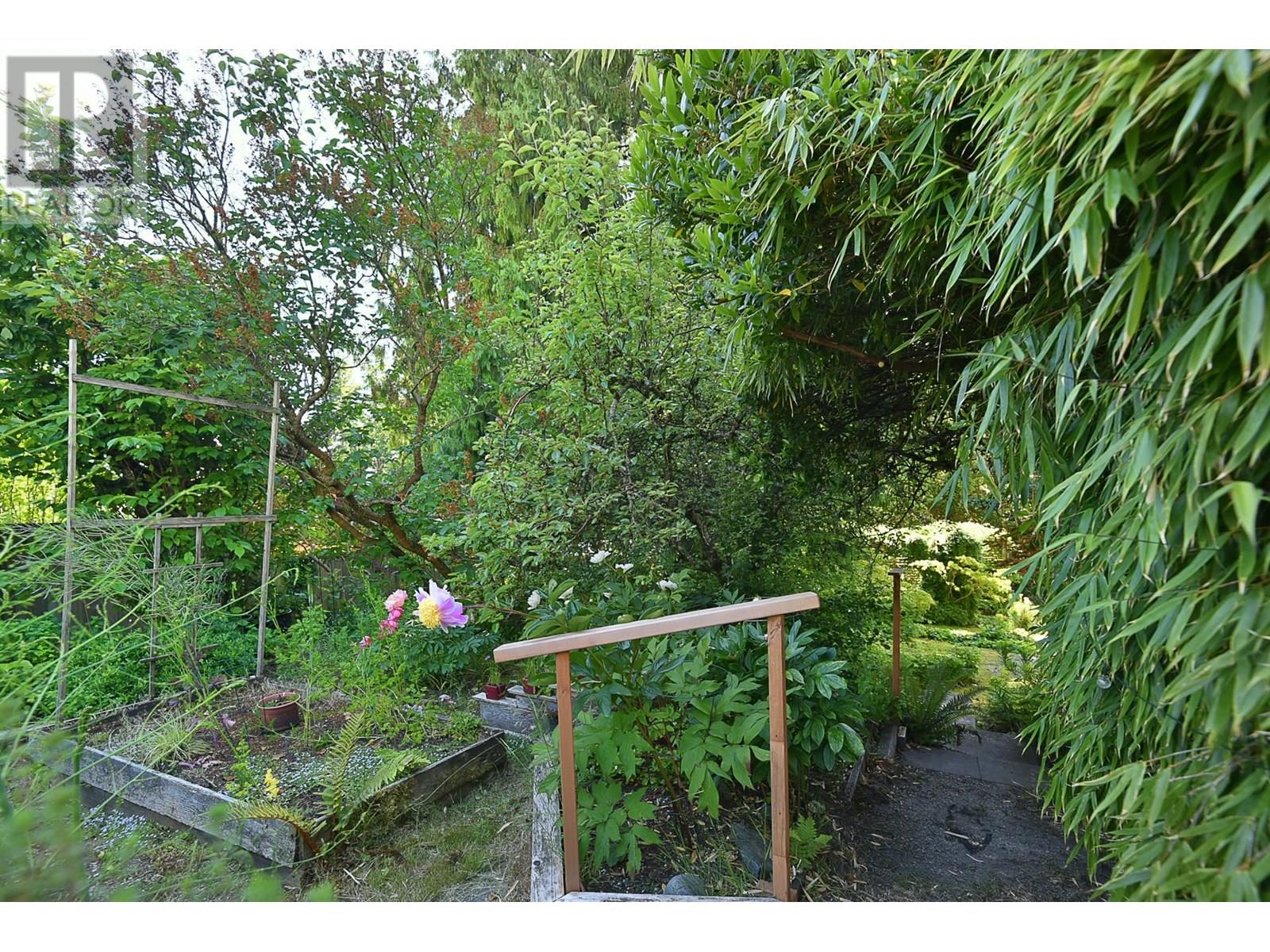 5345 SELMA PARK ROAD, Sechelt