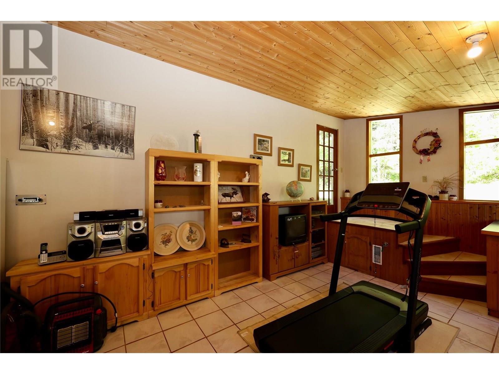 3361 & 3365 95 HIGHWAY - 48