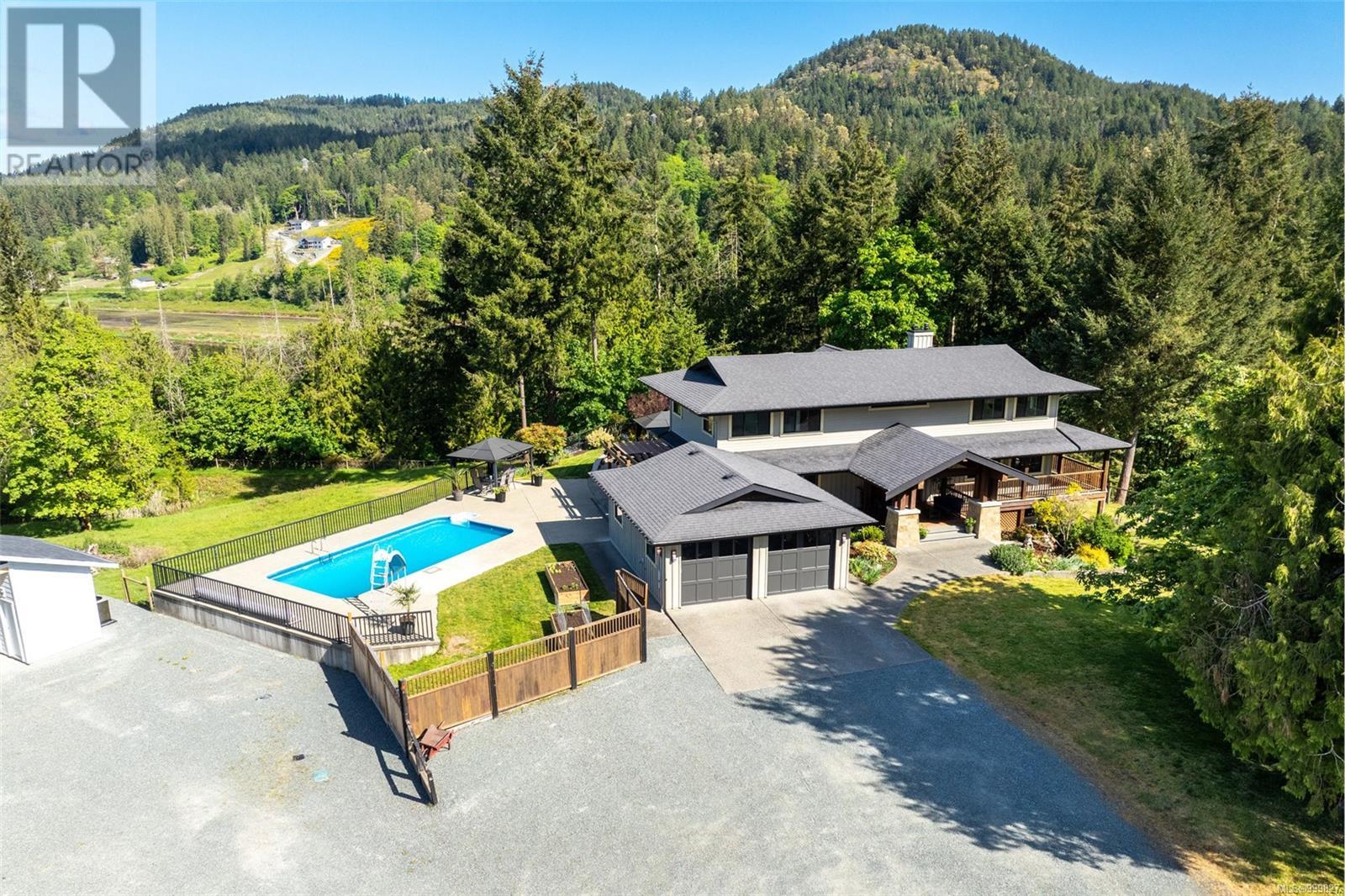 Photo 2 of 7136 7138 Richards Trail, Duncan BC
