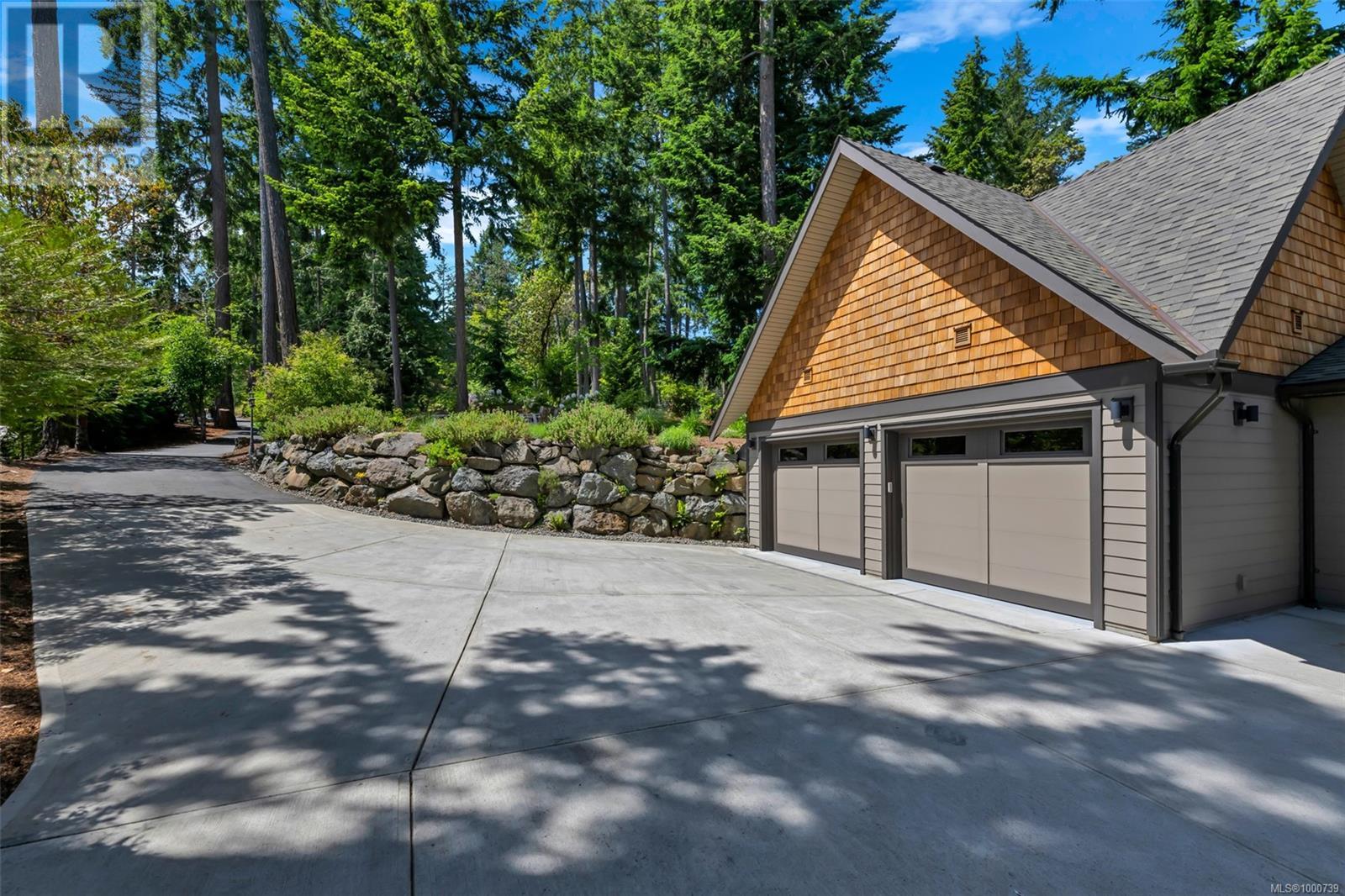 Photo 17 of 6371 Genoa Bay Rd, Duncan BC