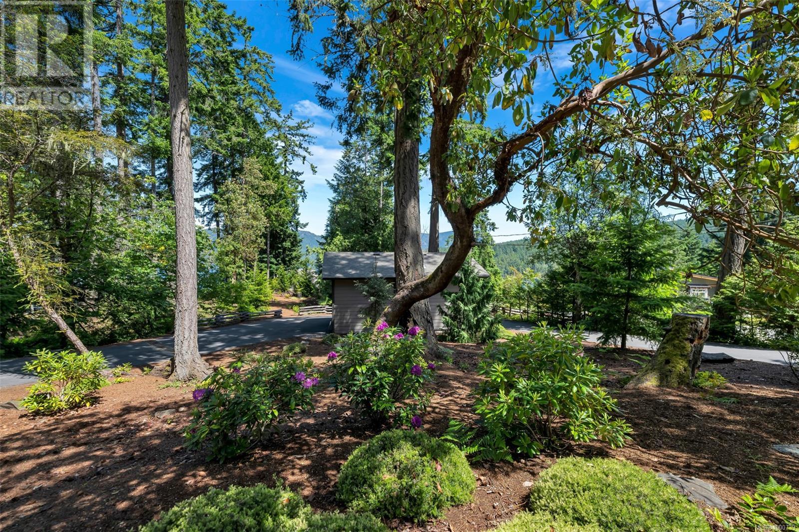 Photo 5 of 6371 Genoa Bay Rd, Duncan BC