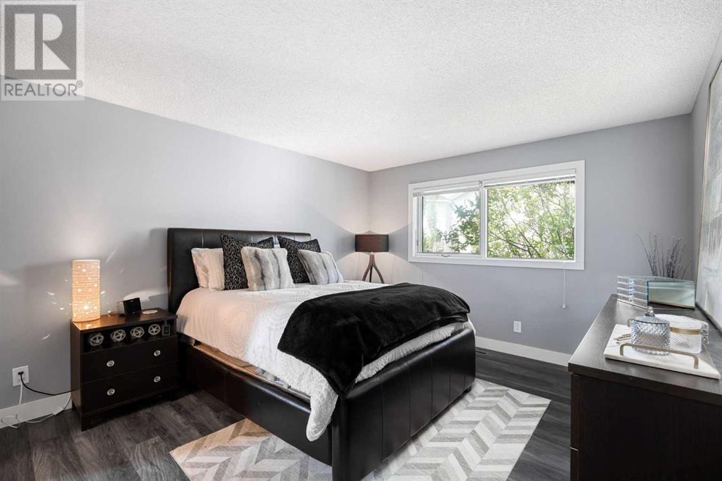 Single Family House Bi-level for Sale in  Citadel Drive NW Citadel Calgary 