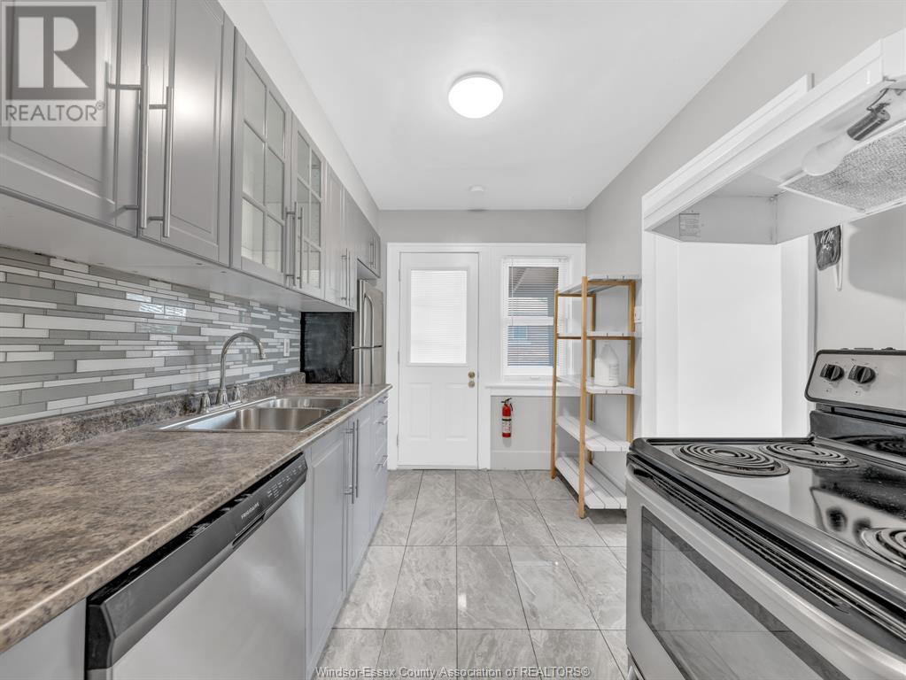 Photo 30 of 92 94 Hanna Street East, Windsor ON