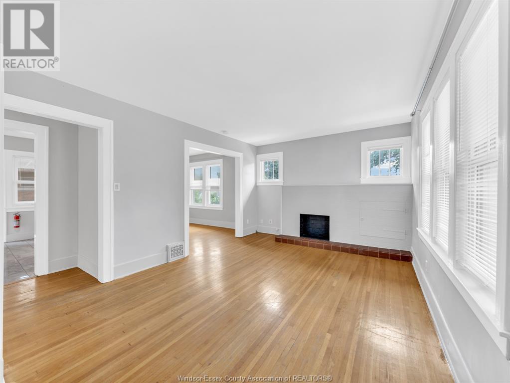 Photo 28 of 92 94 Hanna Street East, Windsor ON