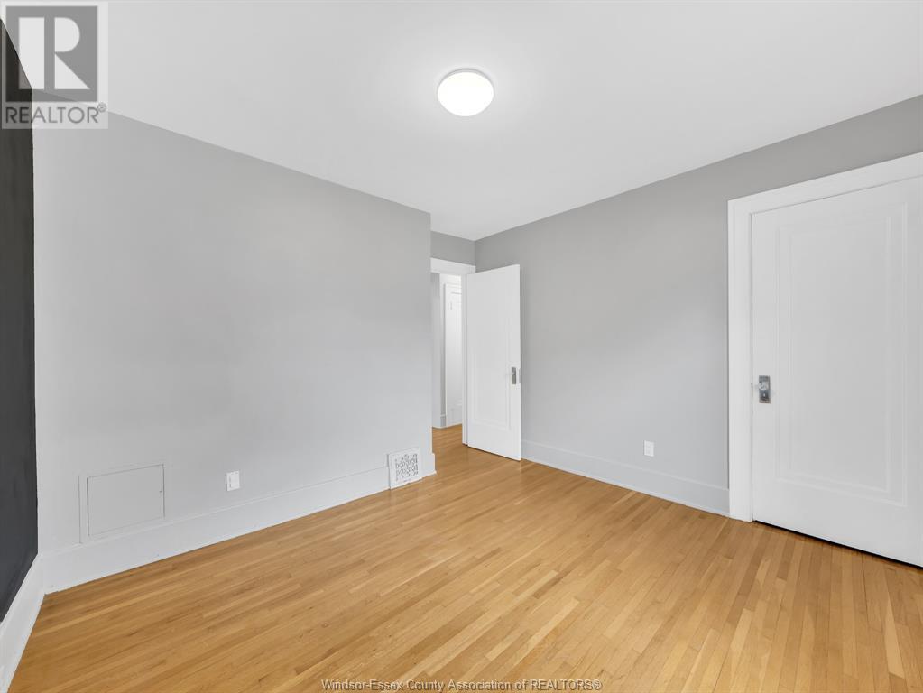 Photo 7 of 92 94 Hanna Street East, Windsor ON