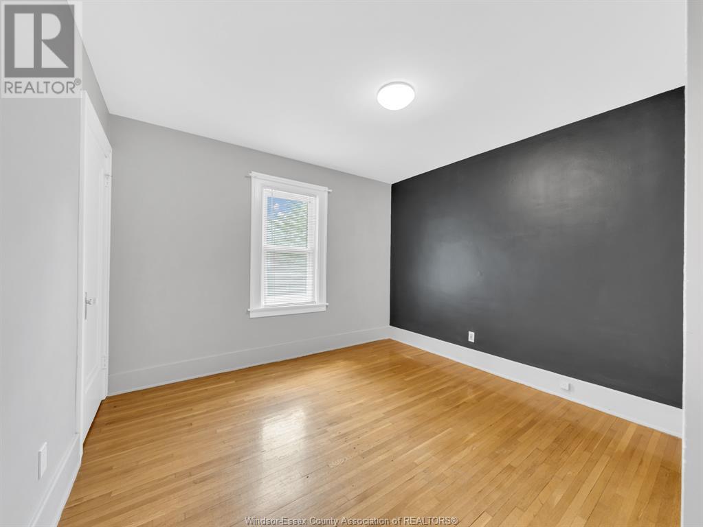 Photo 17 of 92 94 Hanna Street East, Windsor ON