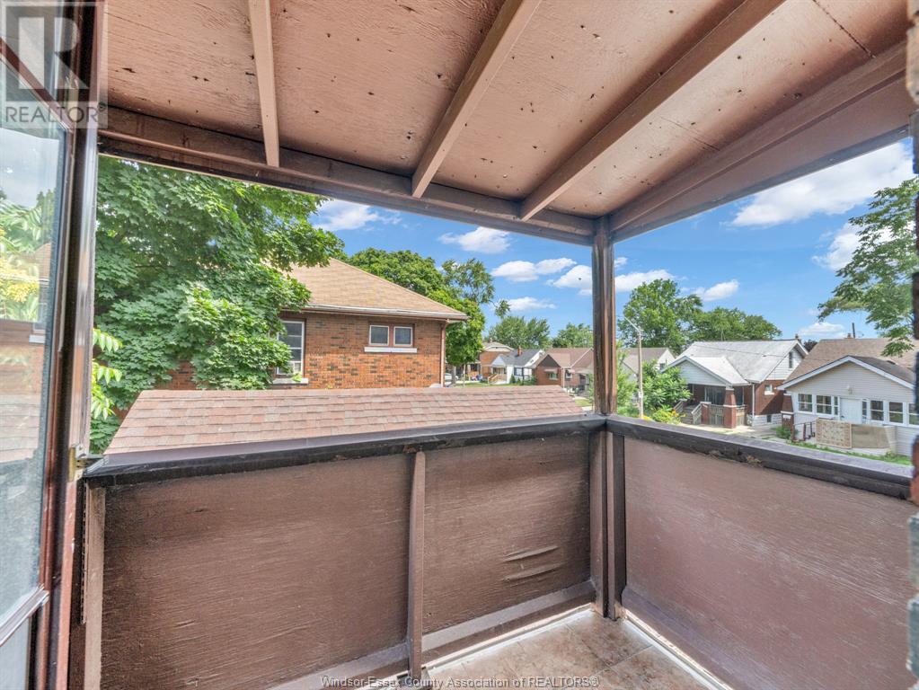 Photo 20 of 92 94 Hanna Street East, Windsor ON