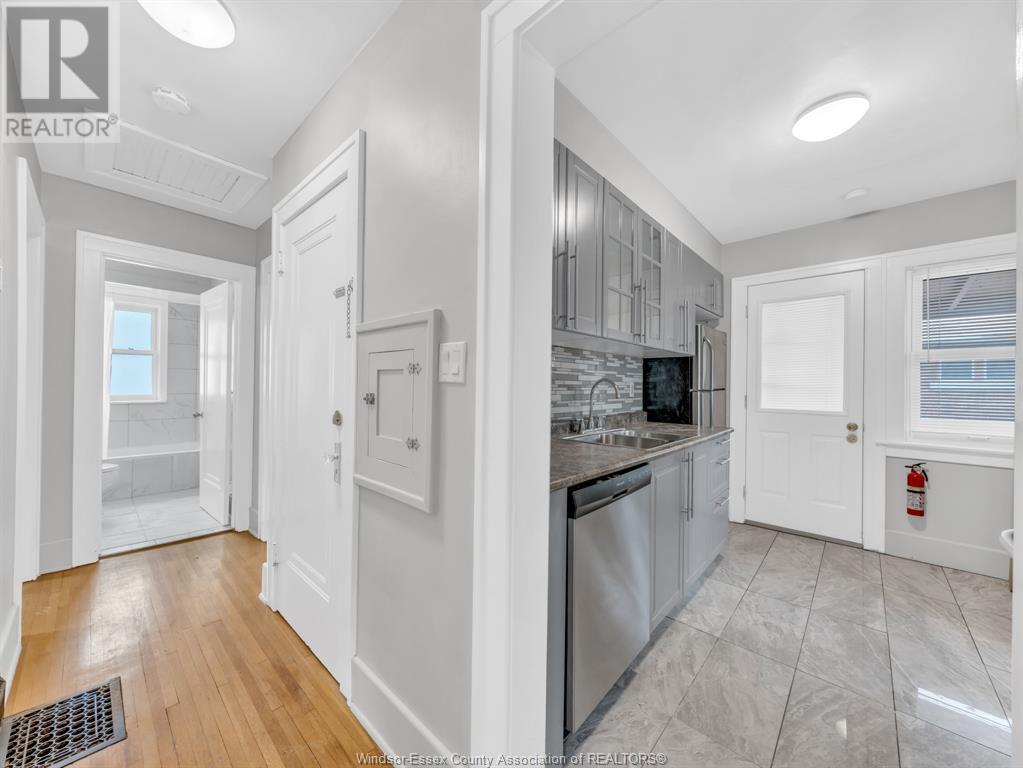 Photo 2 of 92 94 Hanna Street East, Windsor ON
