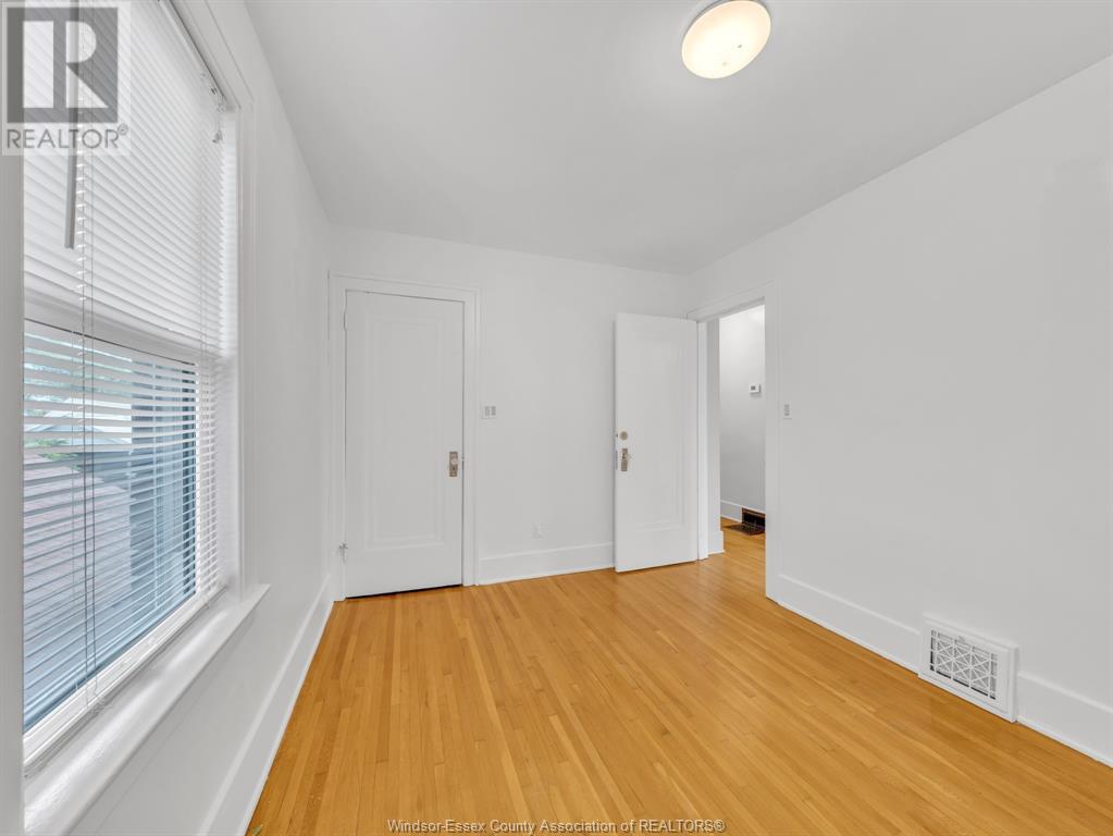 Photo 5 of 92 94 Hanna Street East, Windsor ON