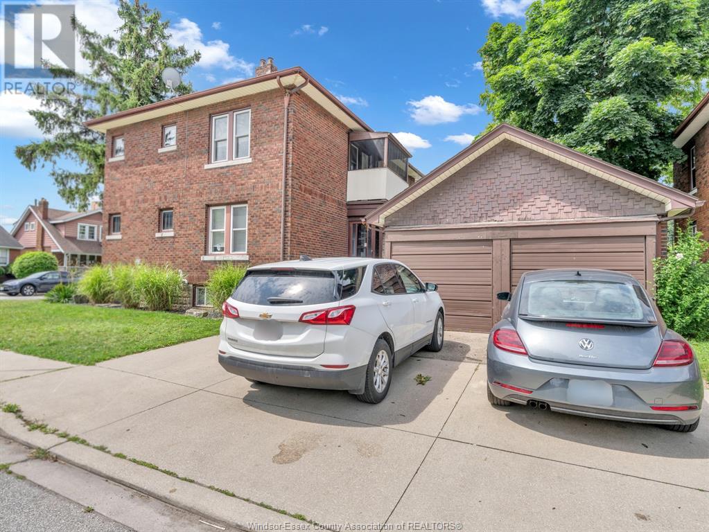 Photo 13 of 92 94 Hanna Street East, Windsor ON
