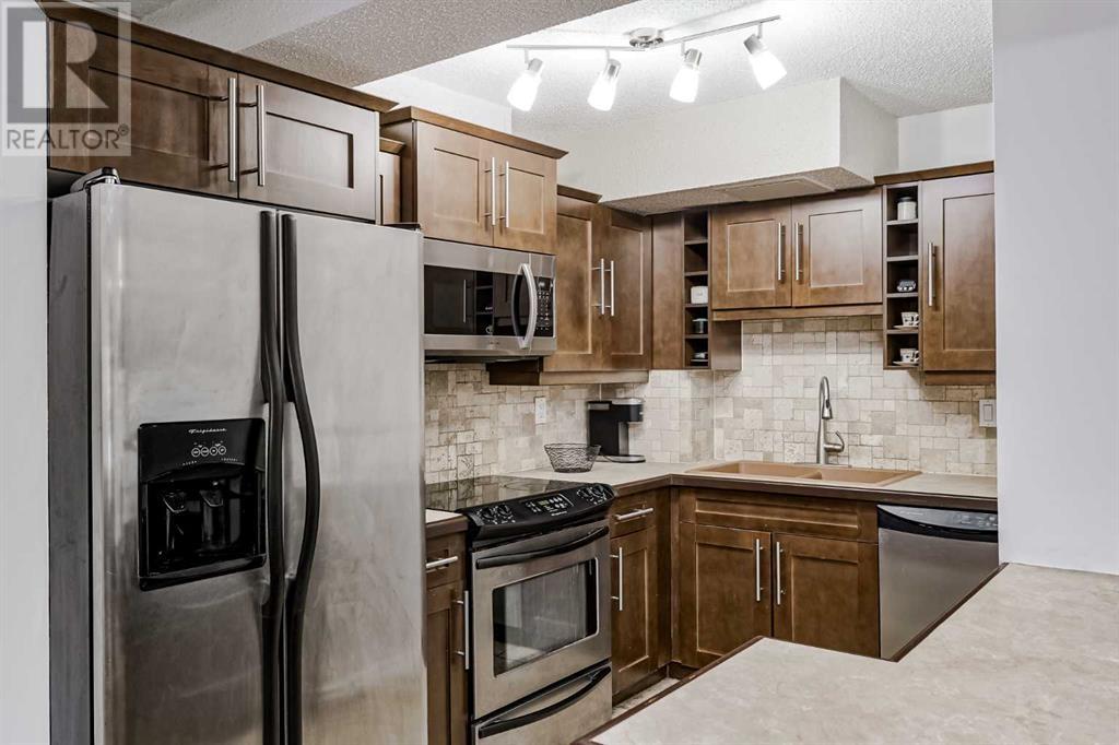 101, 1107 15 Avenue SW, Calgary, Alberta
