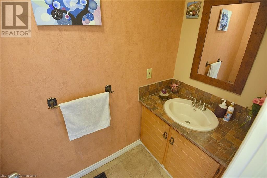 Photo 15 of 43 Niska Drive, Waterdown ON
