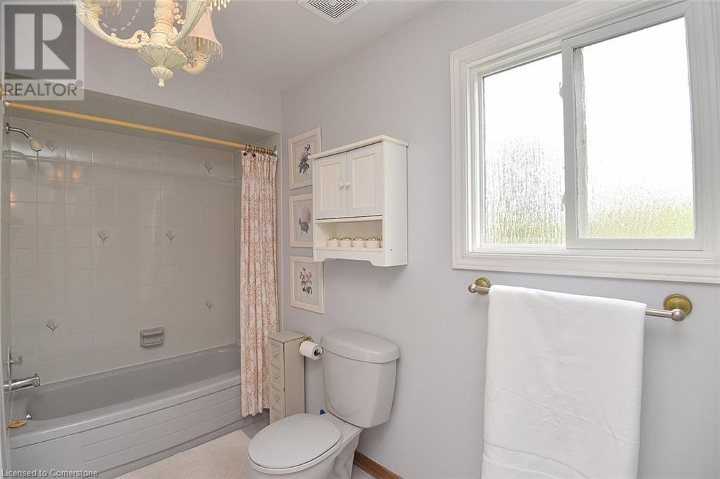 Photo 19 of 43 Niska Drive, Waterdown ON
