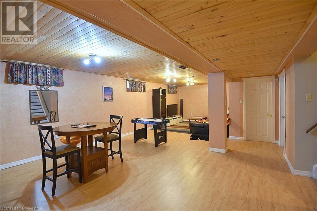 Photo 25 of 43 Niska Drive, Waterdown ON