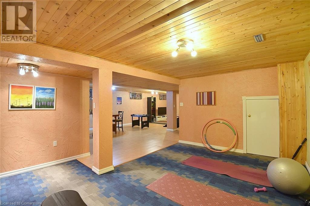 Photo 28 of 43 Niska Drive, Waterdown ON