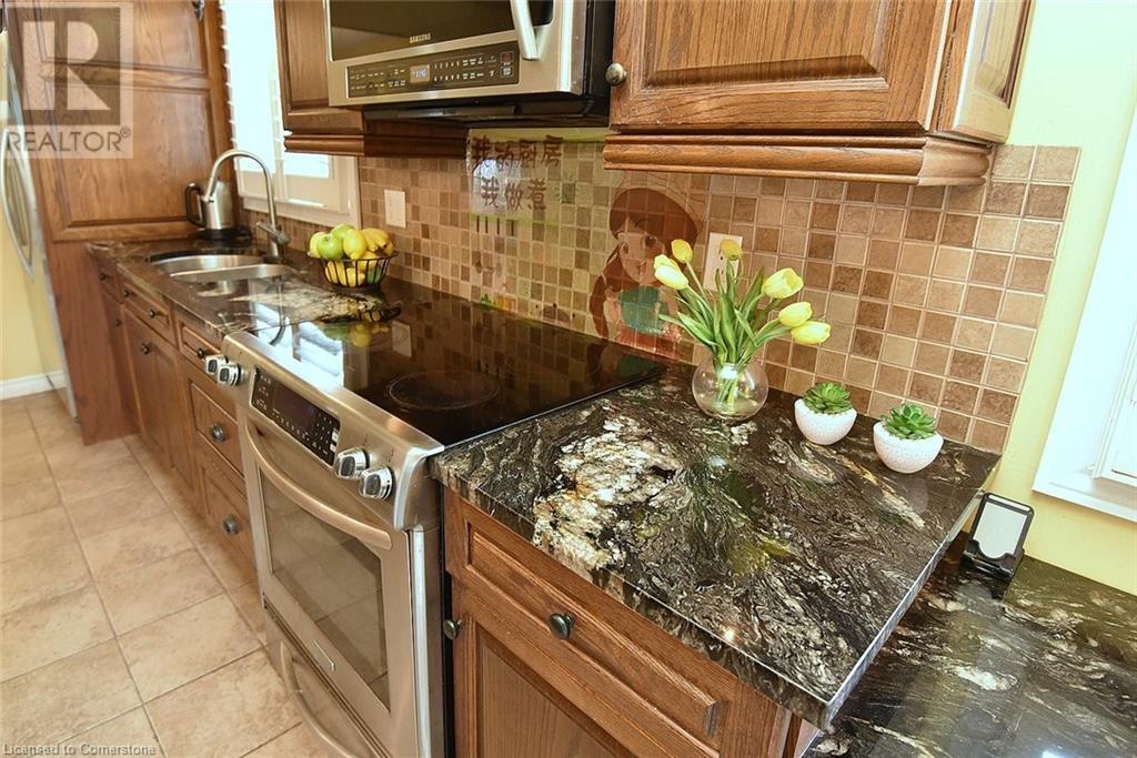 Photo 8 of 43 Niska Drive, Waterdown ON