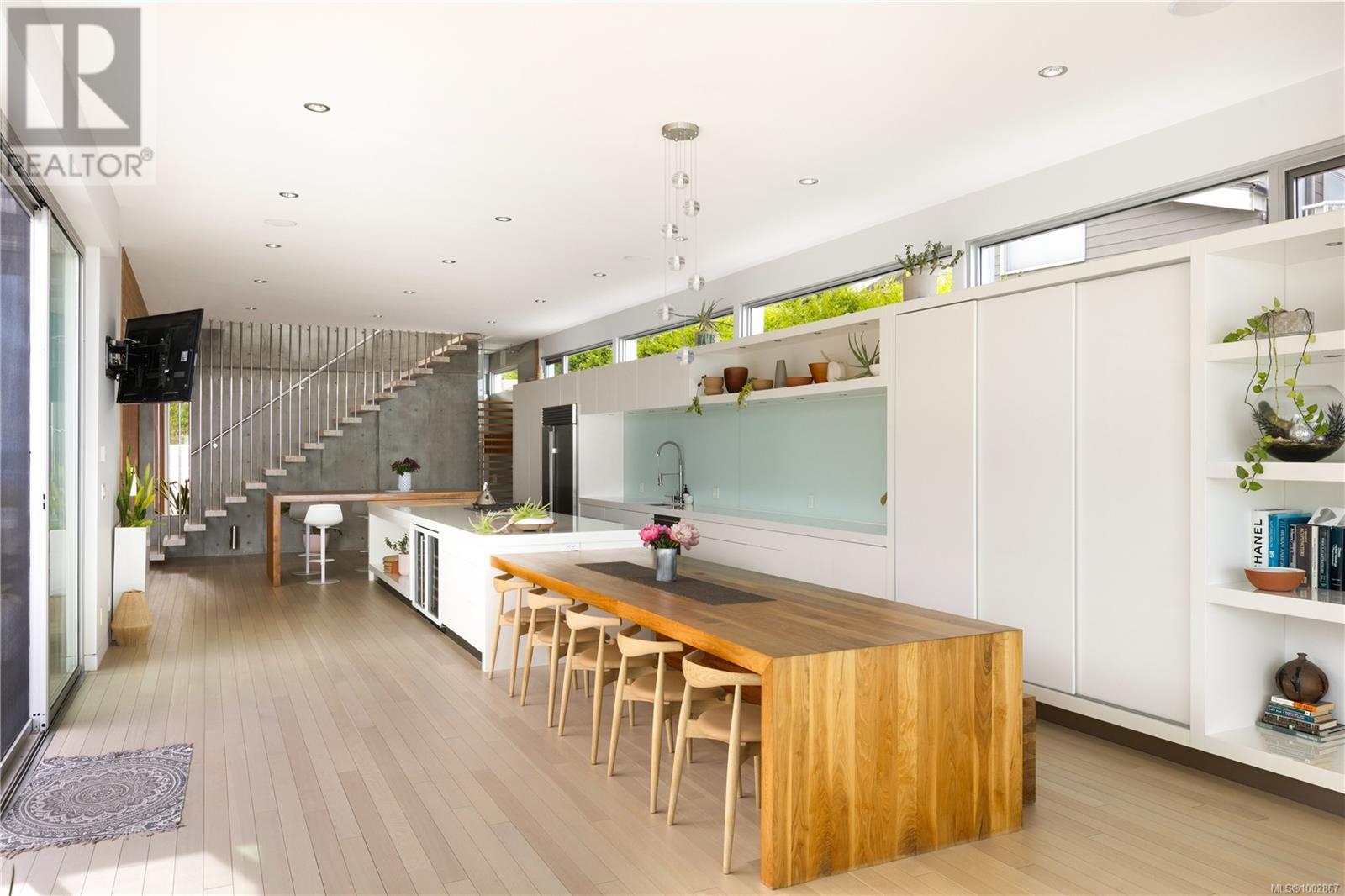  295 King George Terrace, Oak Bay
