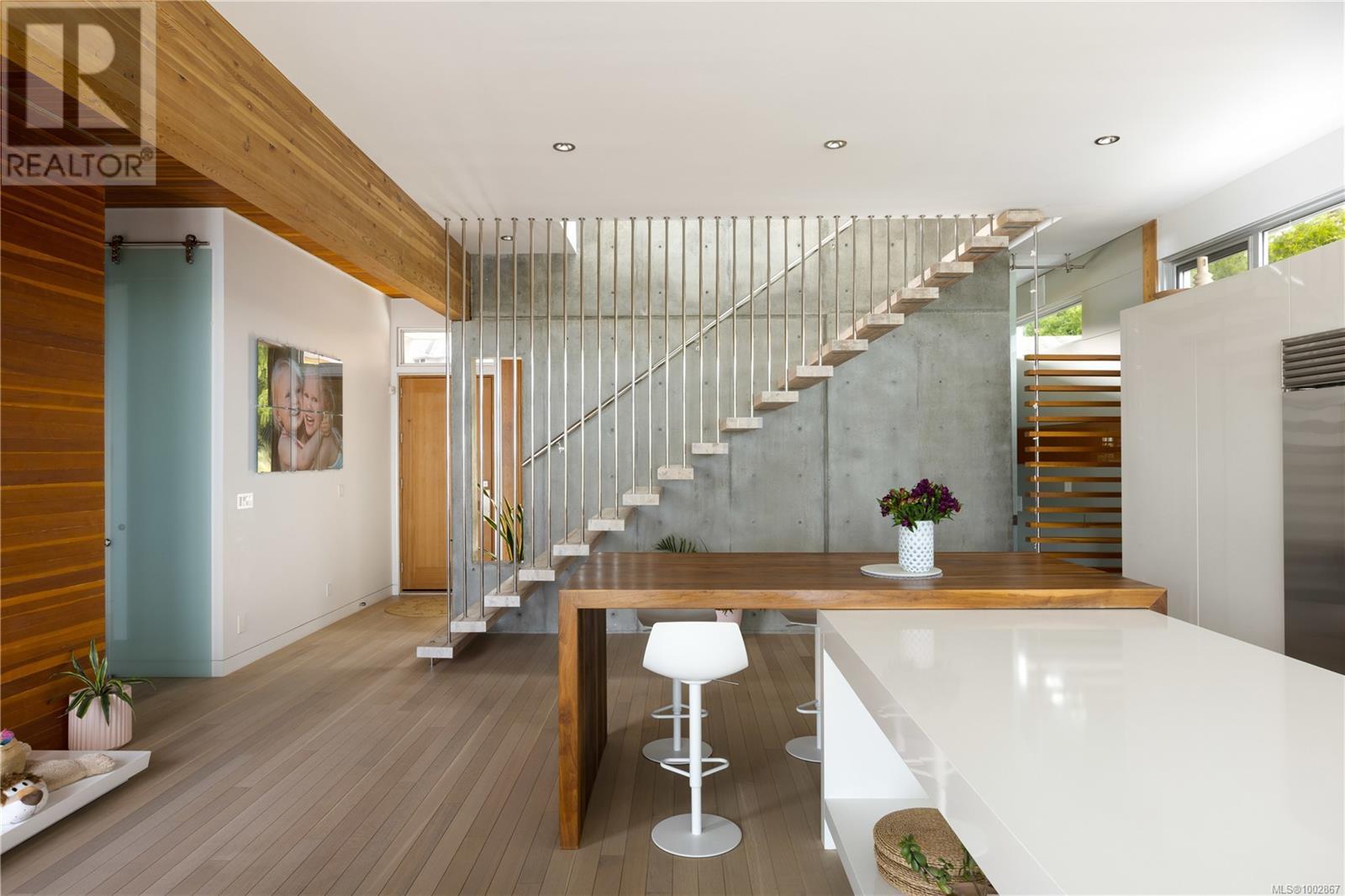  295 King George Terrace, Oak Bay