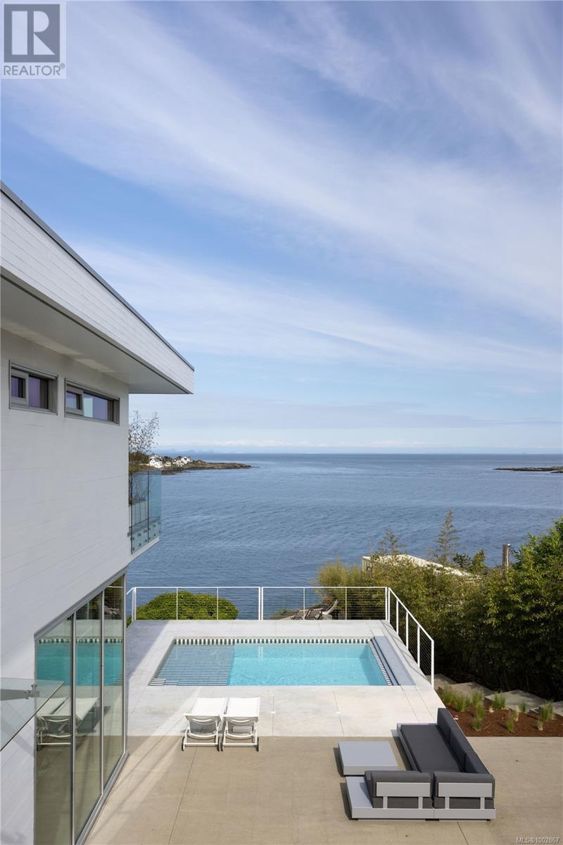  295 King George Terrace, Oak Bay
