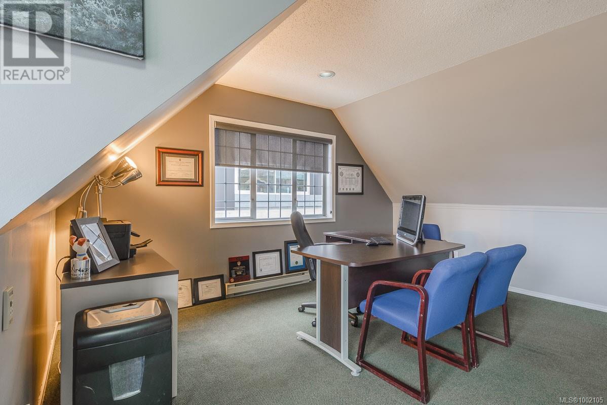 Photo 23 of 301 Franklyn St, Nanaimo BC