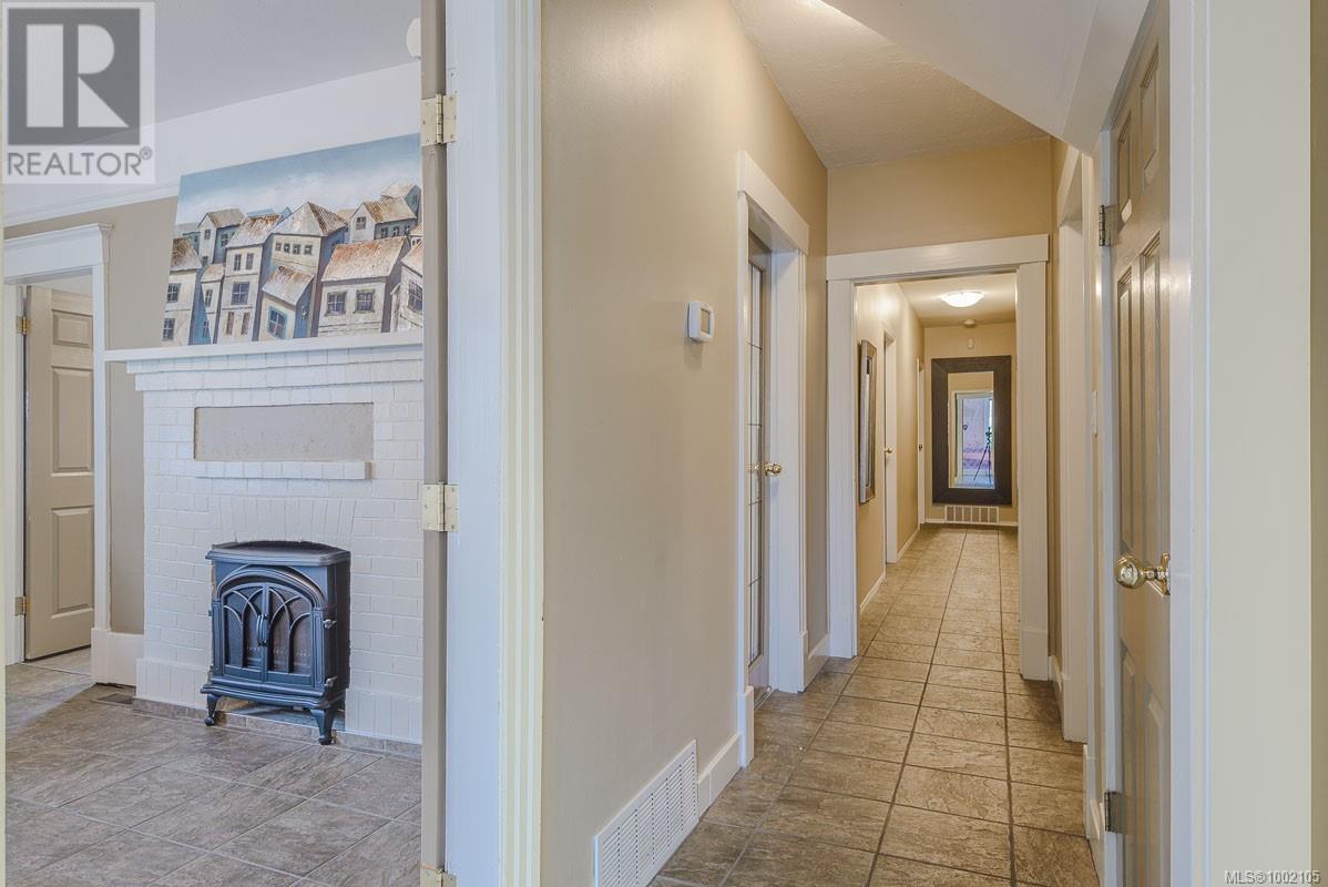 Photo 9 of 301 Franklyn St, Nanaimo BC