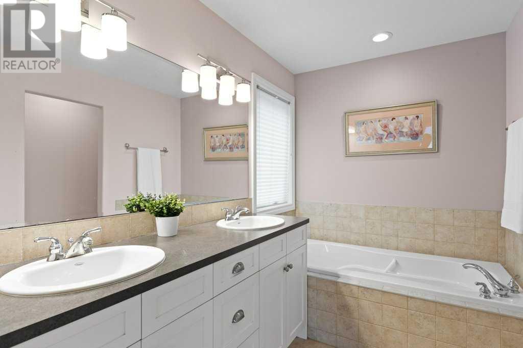 Single Family House for Sale in  Discovery Ridge Bay SW Discovery Ridge Calgary 