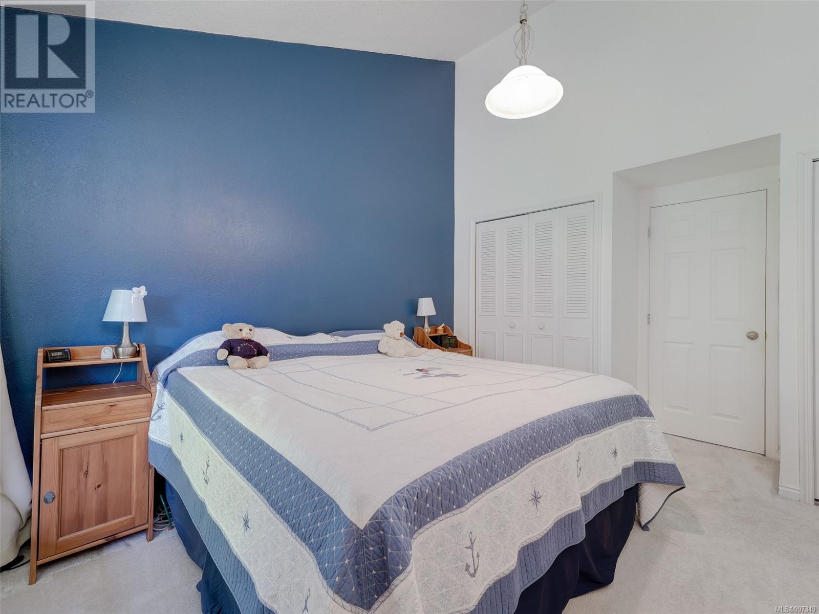 406 1009 McKenzie Ave, Saanich