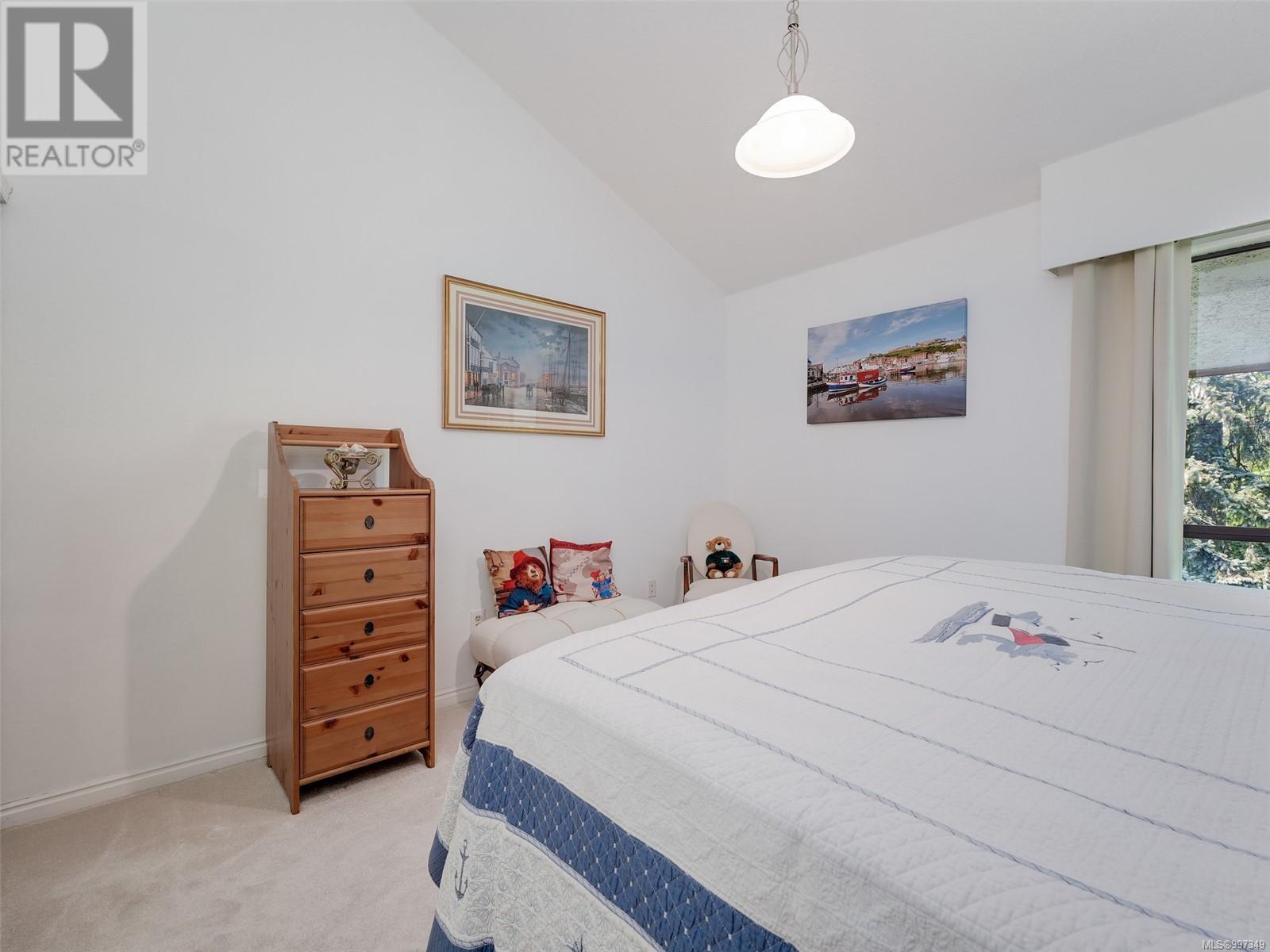 406 1009 McKenzie Ave, Saanich