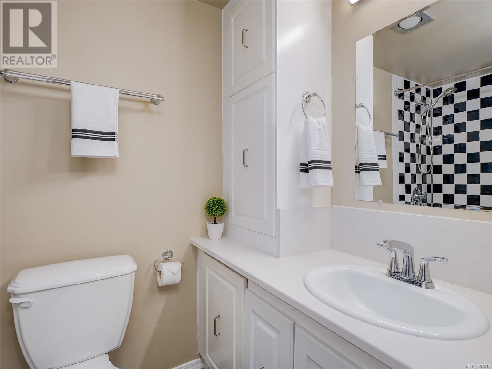 406 1009 McKenzie Ave, Saanich